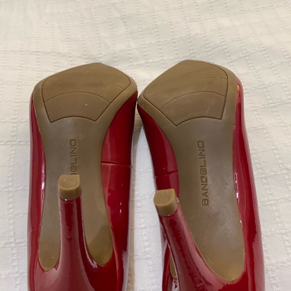 RED Patent Pumps by BANDOLINO - Picture 3 of 3